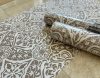 Ornate Whimsy - Barna alapon fehér mintás tapéta