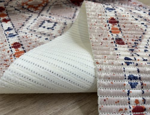 Fürdőszobai szőnyeg - Bézs alapon színes rombuszok